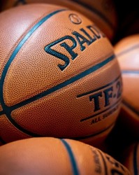 无缘回NBA！上海男篮续约最佳国际球员洛夫顿 年薪升至百万美元